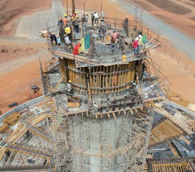 Wieża kontroli lotów na terenie Międzynarodowego Portu Lotniczego w Dakarze, Senegal