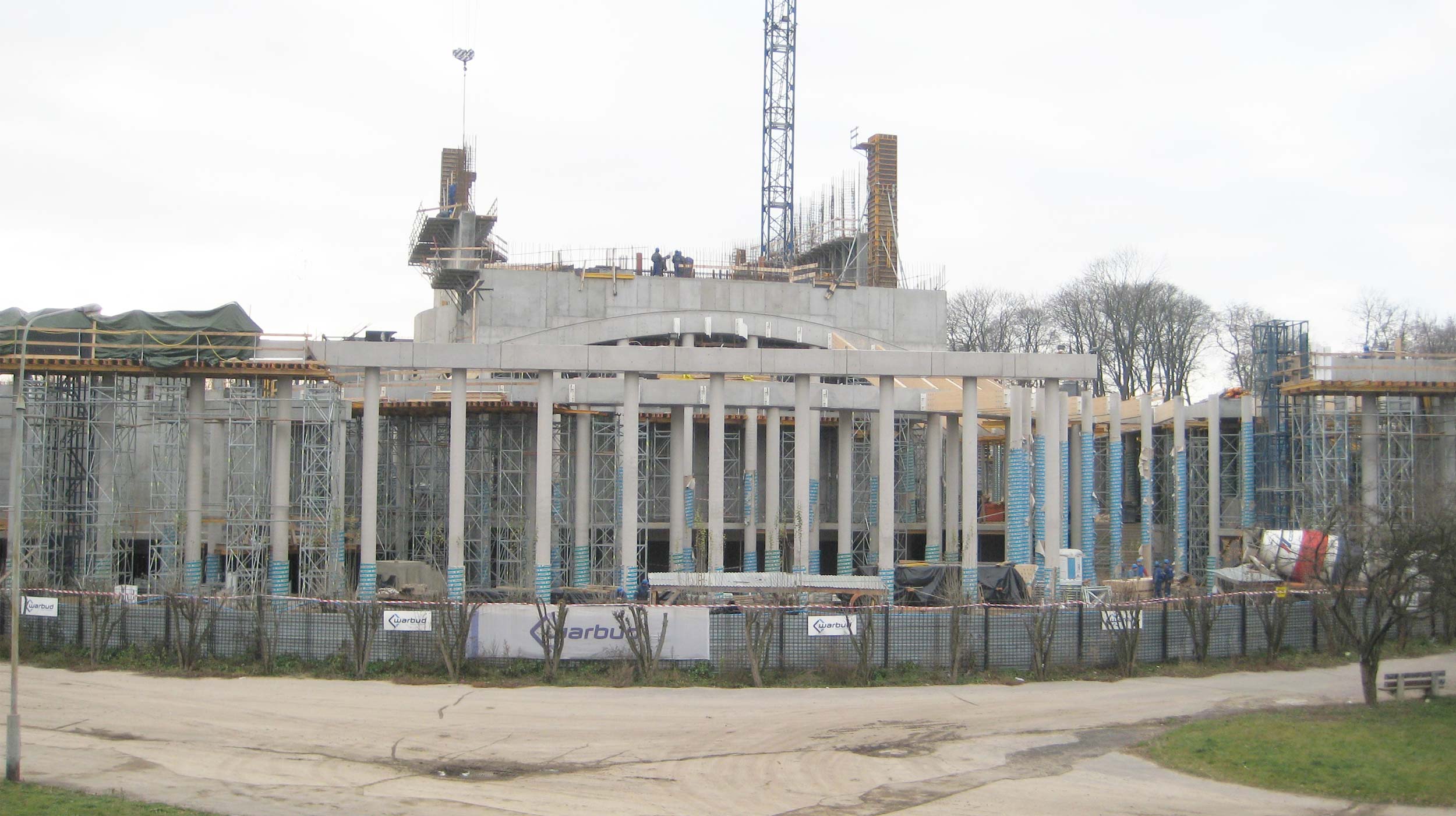 Główną ideą inwestycji było przeistoczenie funkcjonującej Opery i Filharmonii w Europejskie Centrum Muzyki i Sztuki.