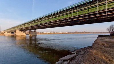 Most Grota-Roweckiego w Warszawie, Polska