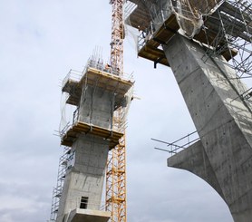 Pylon wiaduktu w ciągu obwodnicy Bukaresztu, Rumunia