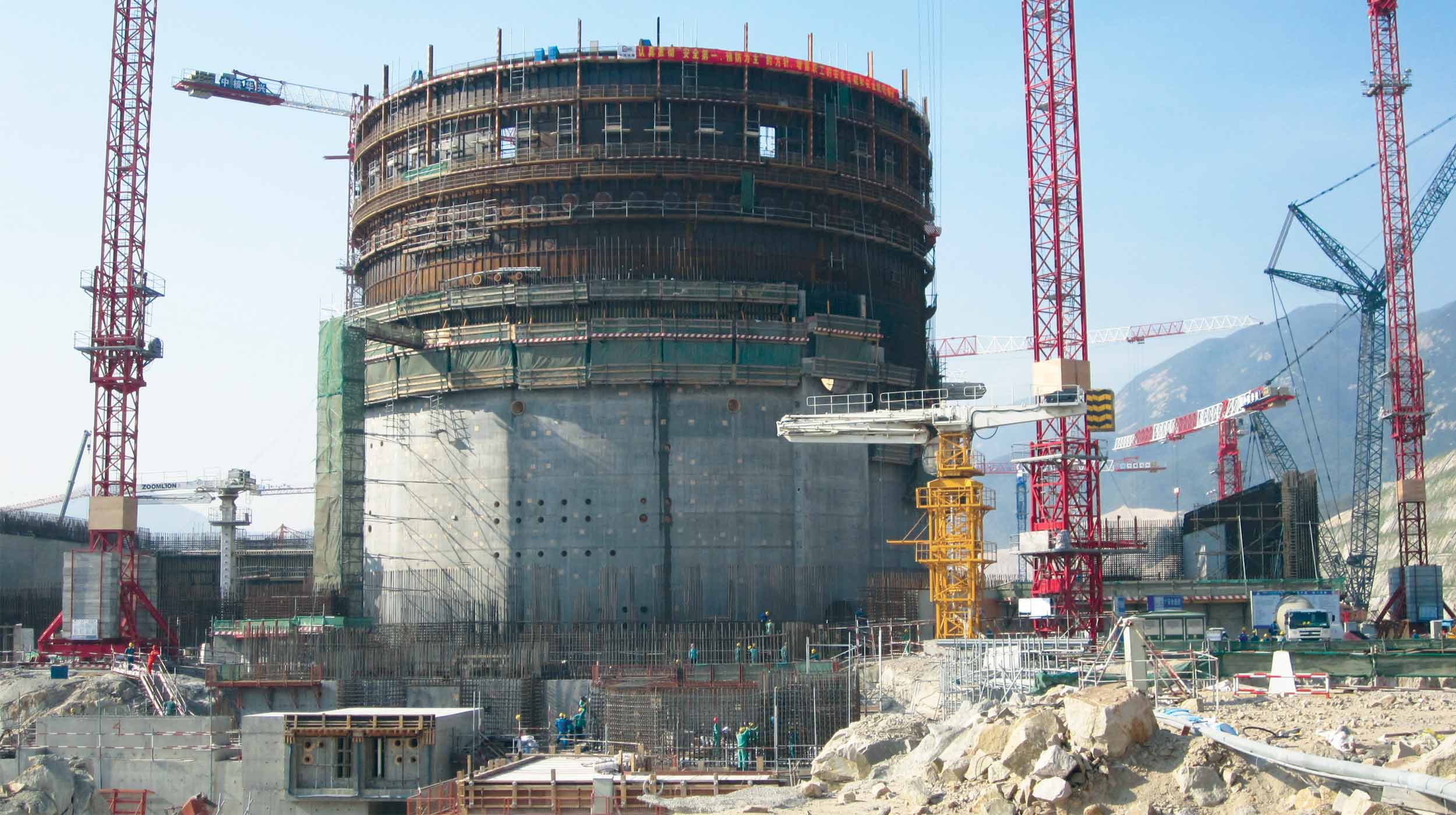 Elektrownia będzie działać w oparciu o wodno-ciśnieniowy reaktor trzeciej generacji wykonany w technologii EPR.