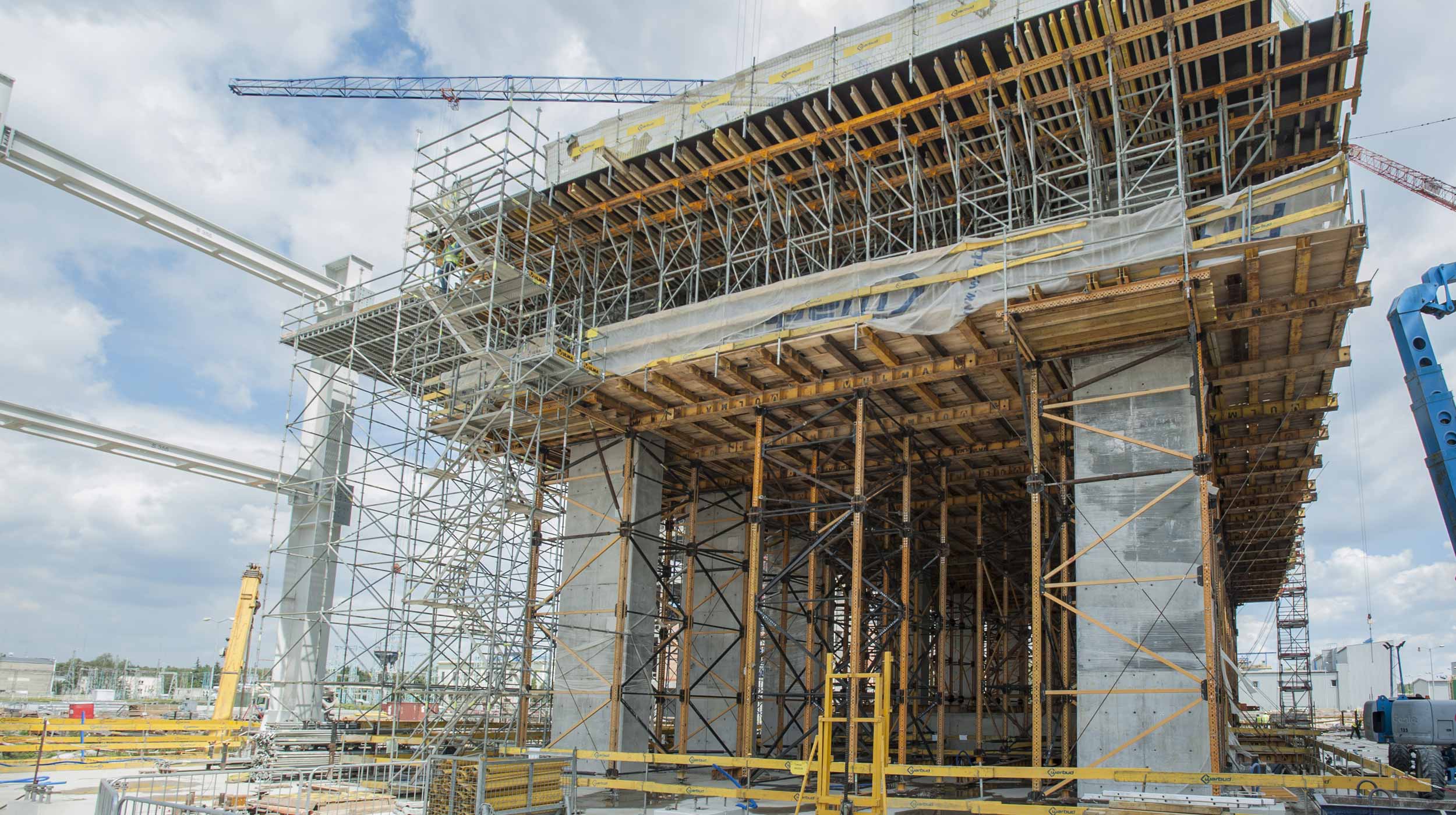 ULMA Construccion odpowiada za projekt i dostawę technologii deskowań i rusztowań na budowie oraz nadzór nad zaprojektowanymi rozwiązaniami.