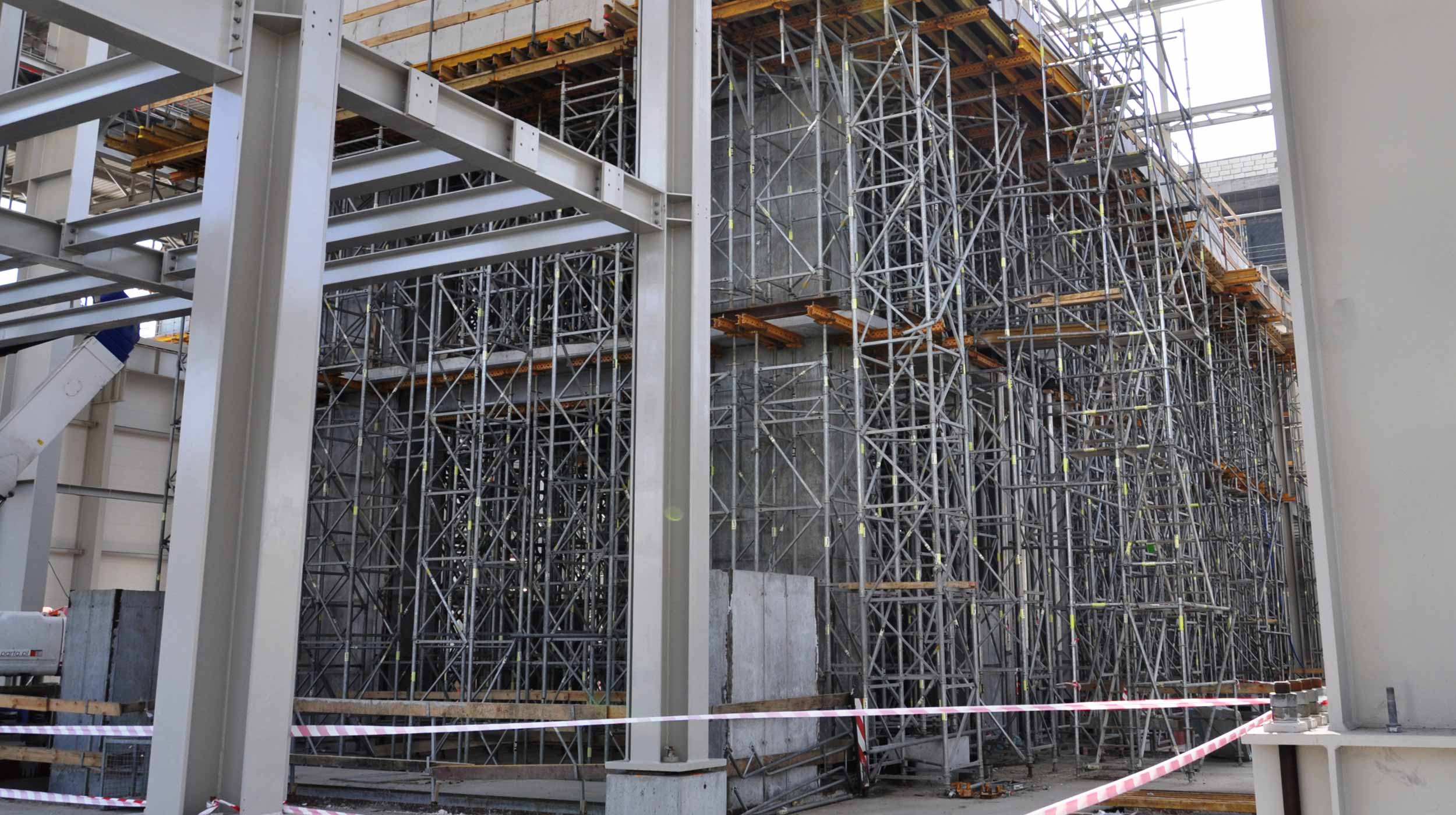 Budowa najnowocześniejszego i największego w kraju bloku gazowo-parowego o mocy 450 MW na terenie Elektrociepłowni Stalowa Wola znajduje się w ostatniej fazie realizacji.