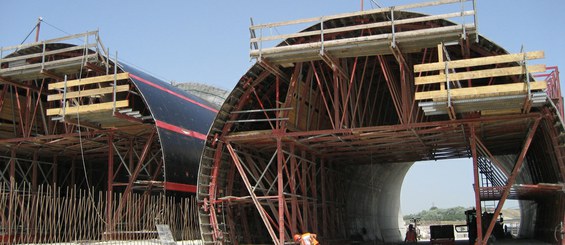 Tunel wykonywany metodą odkrywkową w ciągu autostrady Katania - Syrakuzy w Carlentini, Włochy