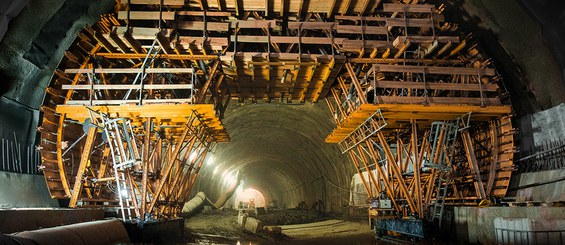 Tunel pod Luboniem Małym w ciągu drogi ekspresowej S7, Polska