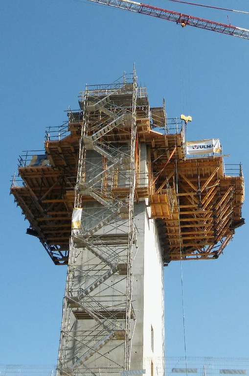 Budowa najwyższej wieży kontroli lotów w Polsce
