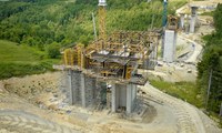 New structures built by cantilever and longitudinal launching method on S19