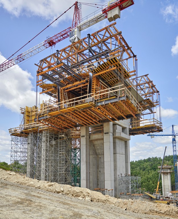 Nowe obiekty wykonywane metodą nawisową i nasuwania podłużnego na S19