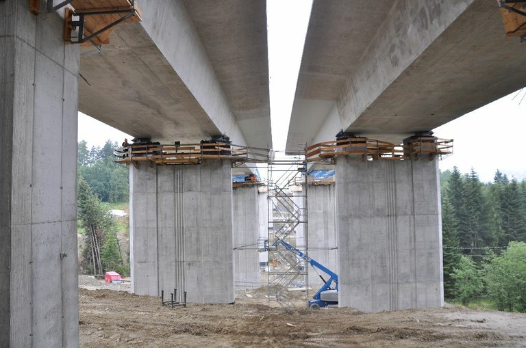 Obiekt 22 w ciągu nowej Zakopianki realizowany metodą nasuwania podłużnego