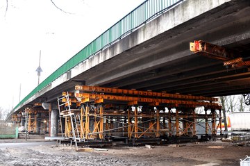 Remont estakady nad linią PKP i drogą miejską w Oławie